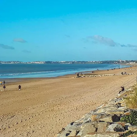 2 Bedroom Cozy In بيت للعطل جولوفيل ليه باه