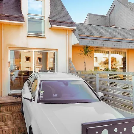 Stunning Home In Jullouville With House Sea View