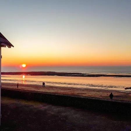 Stunning Home In Jullouville With House Sea View *