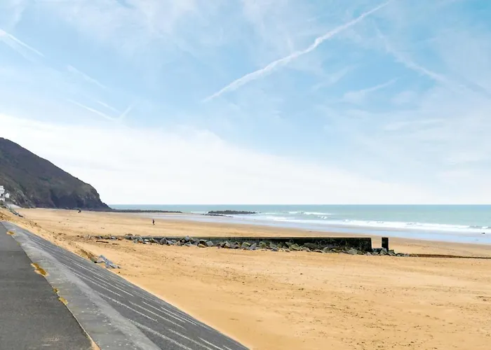 2 Bedroom Cozy In Σπίτι διακοπών *