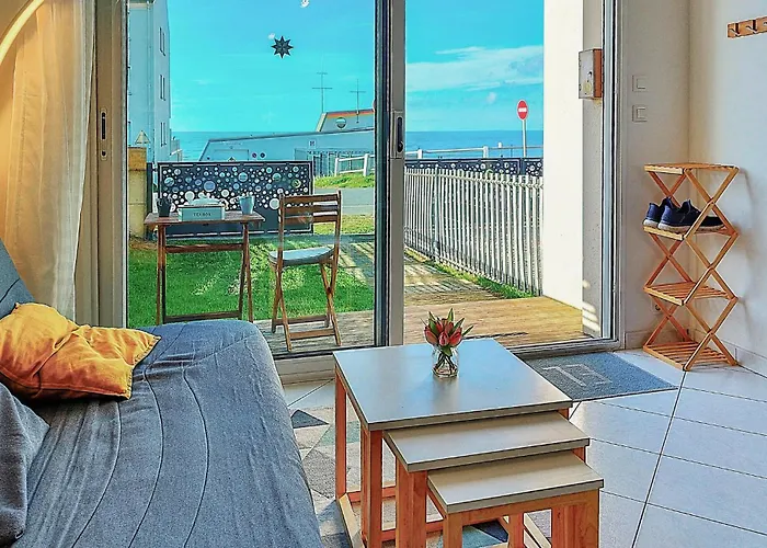 Σπίτι διακοπών 2 Bedroom Cozy In Jullouville-les-Pins