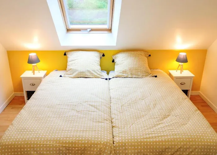 2 Bedroom Cozy In * Jullouville-les-Pins